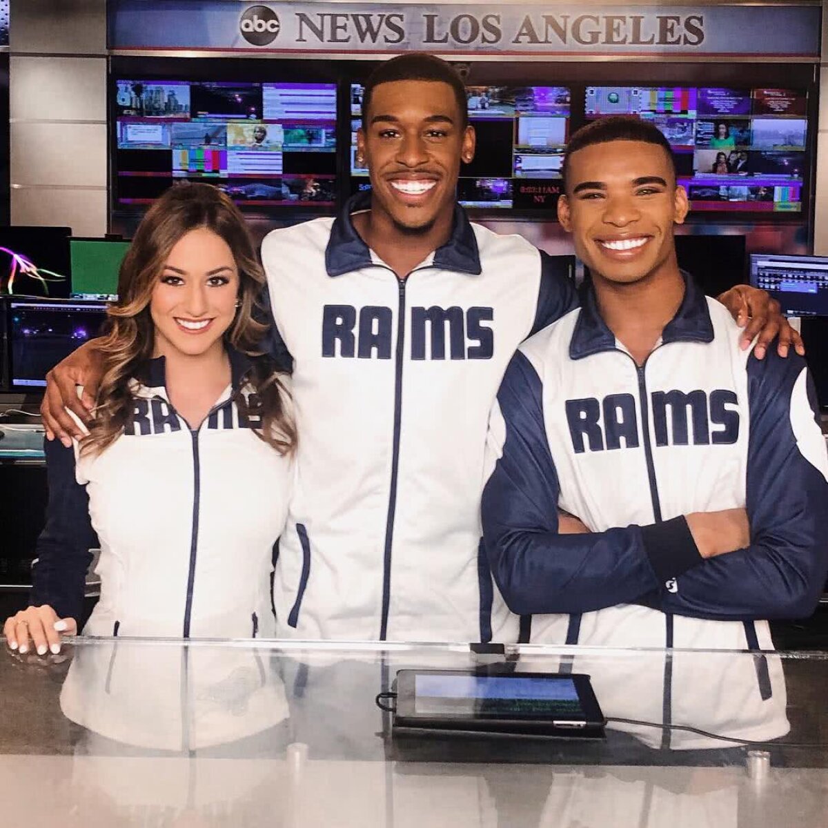 FOTO Primele majorete masculine la Super Bowl » Vedete neașteptate la cel mai important meci din sportul american