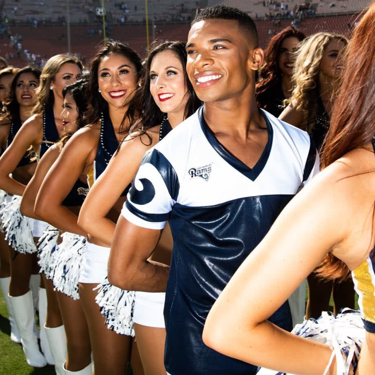 FOTO Primele majorete masculine la Super Bowl » Vedete neașteptate la cel mai important meci din sportul american