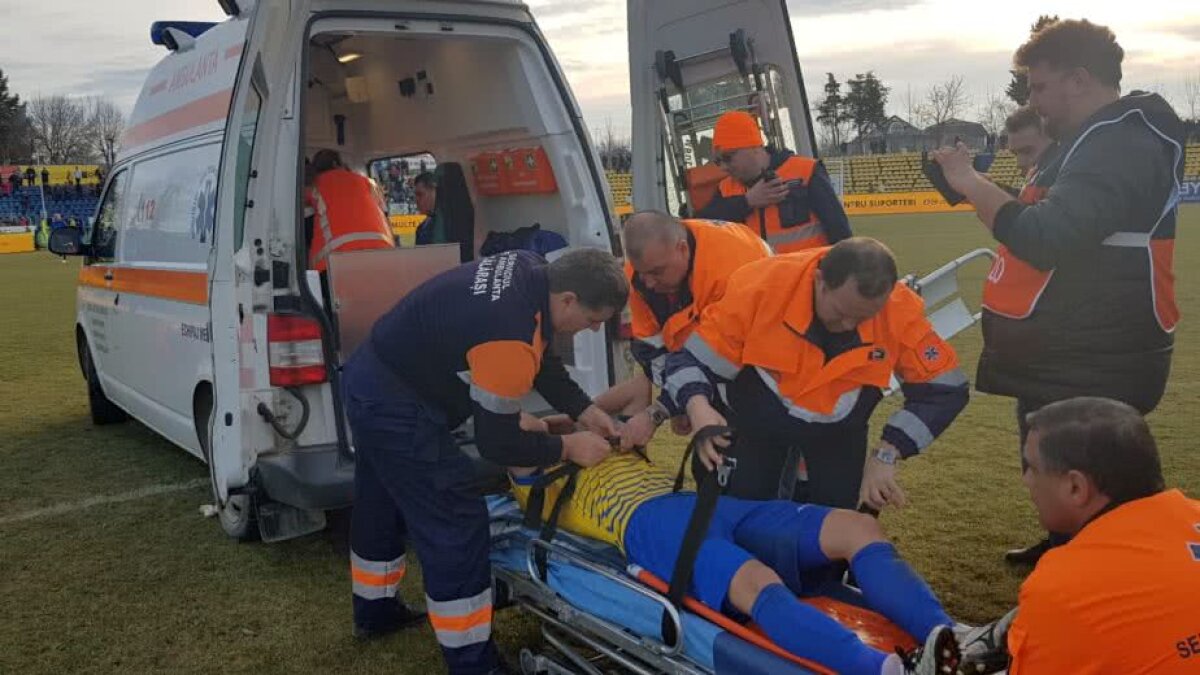 DUNĂREA CĂLĂRAȘI - FCSB 1-1 //  UPDATE VIDEO + FOTO Ambulanța pe teren, scandal între Alexa și Hațegan și lovitură de pedeapsă neacordată! Toate s-au întâmplat într-o fază