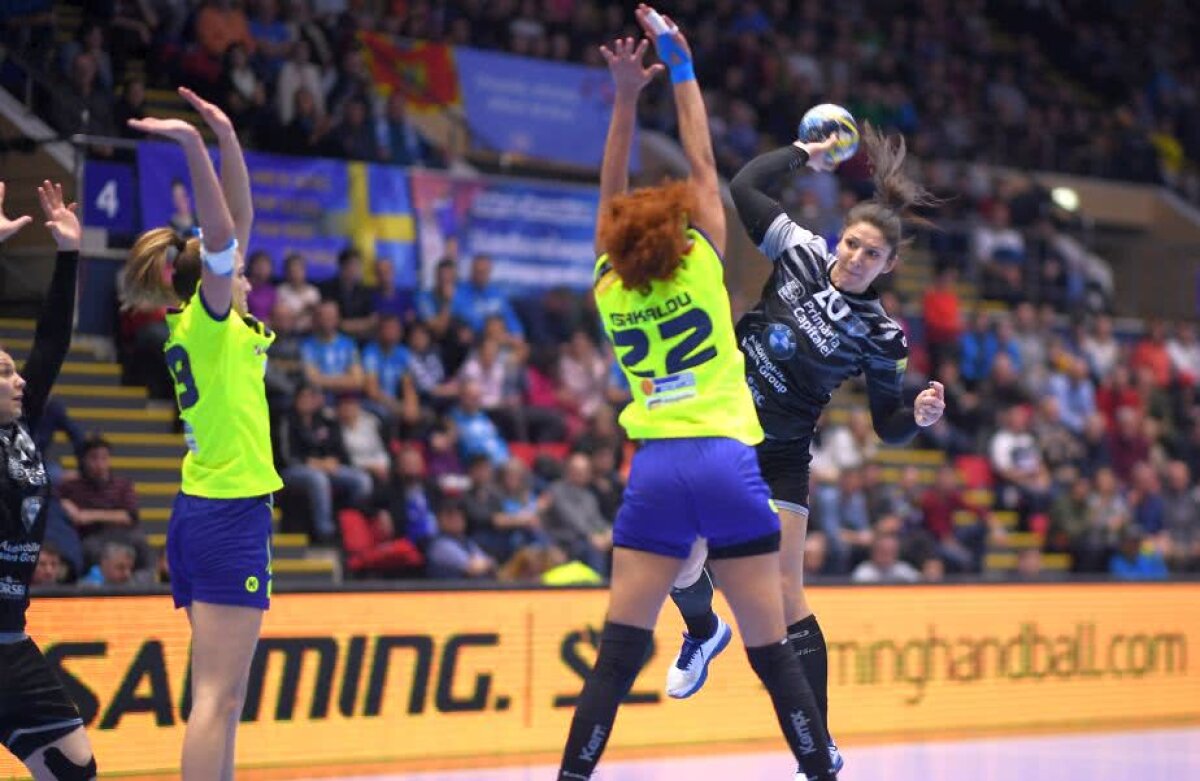 CSM BUCUREȘTI - KRIM 32-26 // GALERIE FOTO + VIDEO Campioana României respiră! CSM a zdrobit-o pe Krim și a spălat umilința din meciul cu Gyor! Cum arată clasamentul grupei