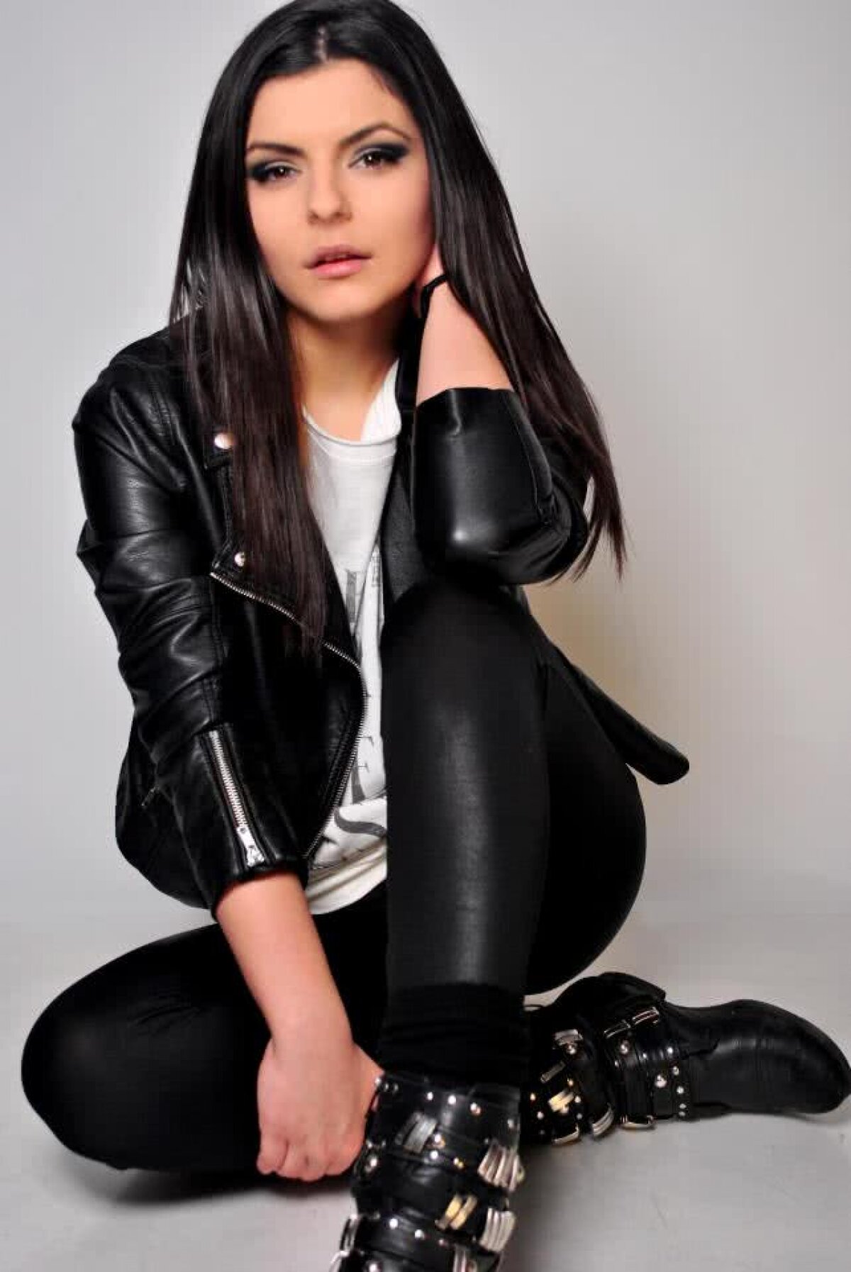 FOTO Elianne "rupe" radiourile cu piesa "Mă bate inima", dar sportul e boost-ul de energie de care are nevoie: „Mă menține sănătoasă”