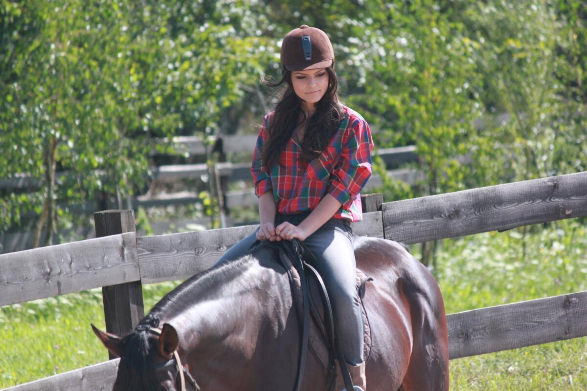 FOTO Elianne "rupe" radiourile cu piesa "Mă bate inima", dar sportul e boost-ul de energie de care are nevoie: „Mă menține sănătoasă”