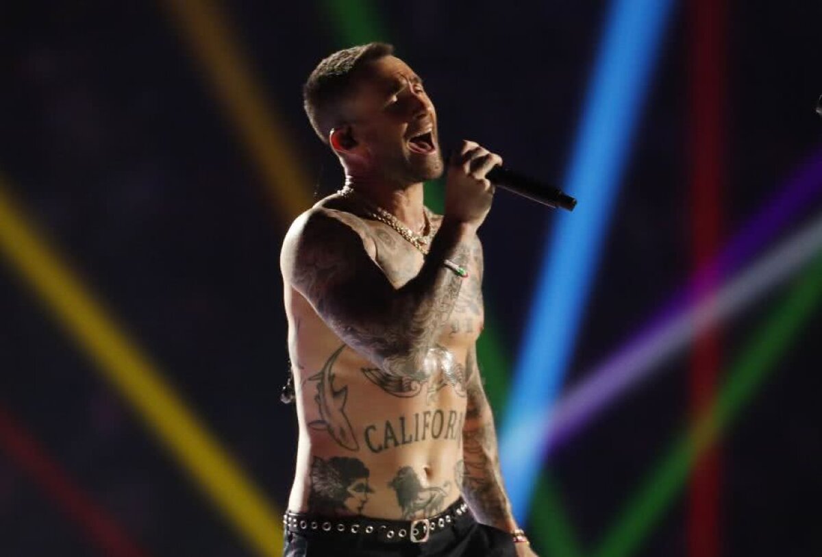 VIDEO+FOTO Scandal la Super Bowl 2019 » Trupa Maroon 5, desființată după concertul din pauză: „S-a dezbrăcat degeaba”