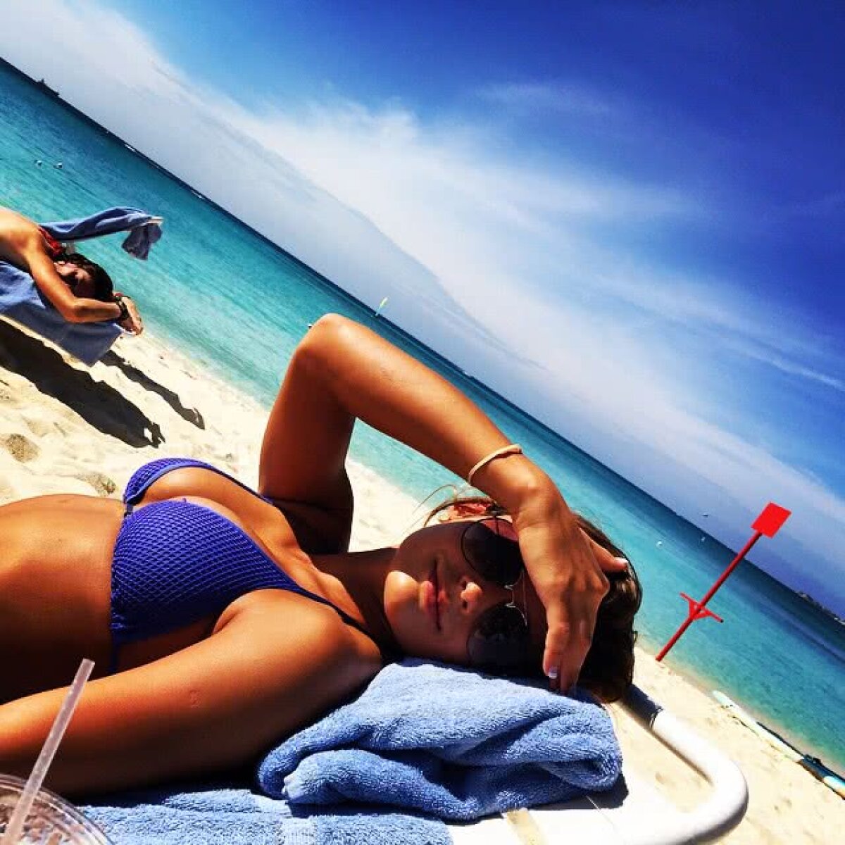 FOTO Super Bowl 2019 sexy » Au pierdut pe teren, dar au dat lovitura în tribună: cum a apărut o fană a Los Angeles Rams