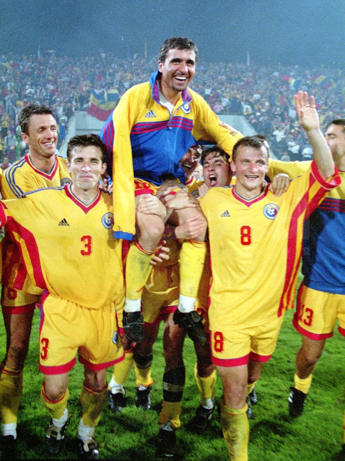 GALERIE FOTO Gică Hagi împlinește azi 54 de ani! Cele mai tari imagini din cariera lui și 10 lucruri inedite