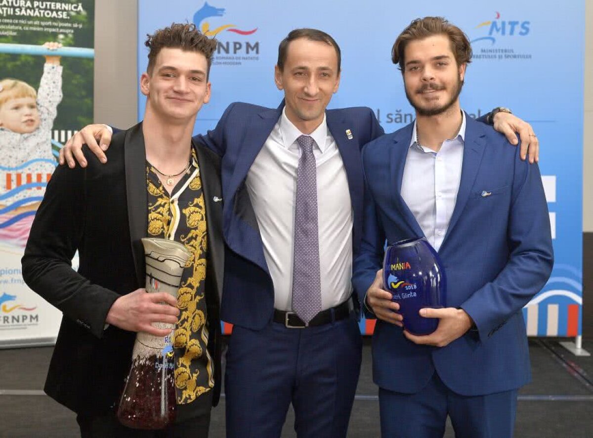 FOTO Federația de Natație, campanie pentru aducerea copiilor la înot