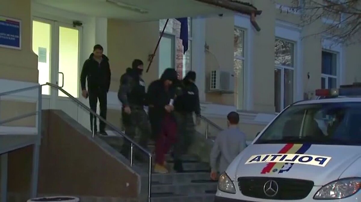 FOTO Cristi Borcea s-a predat! Primele imagini cu fostul acționar dinamovist în cătușe » A fost încarcerat la Penitenciarul Rahova