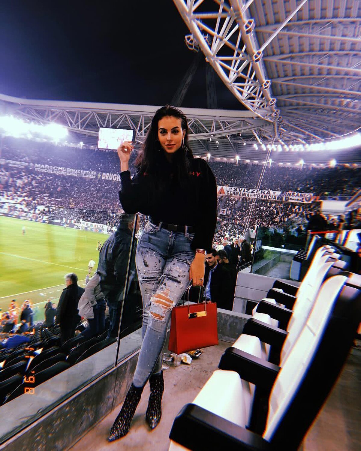 FOTO Georgina Rodriguez îi dă semnale lui Ronaldo: "Nu-l refuz dacă mă cere de soție"