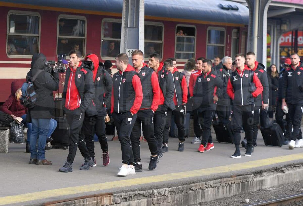 VIDEO+FOTO Dinamoviștii au plecat cu trenul spre Brașov » Imagini de colecție din Gara de Nord