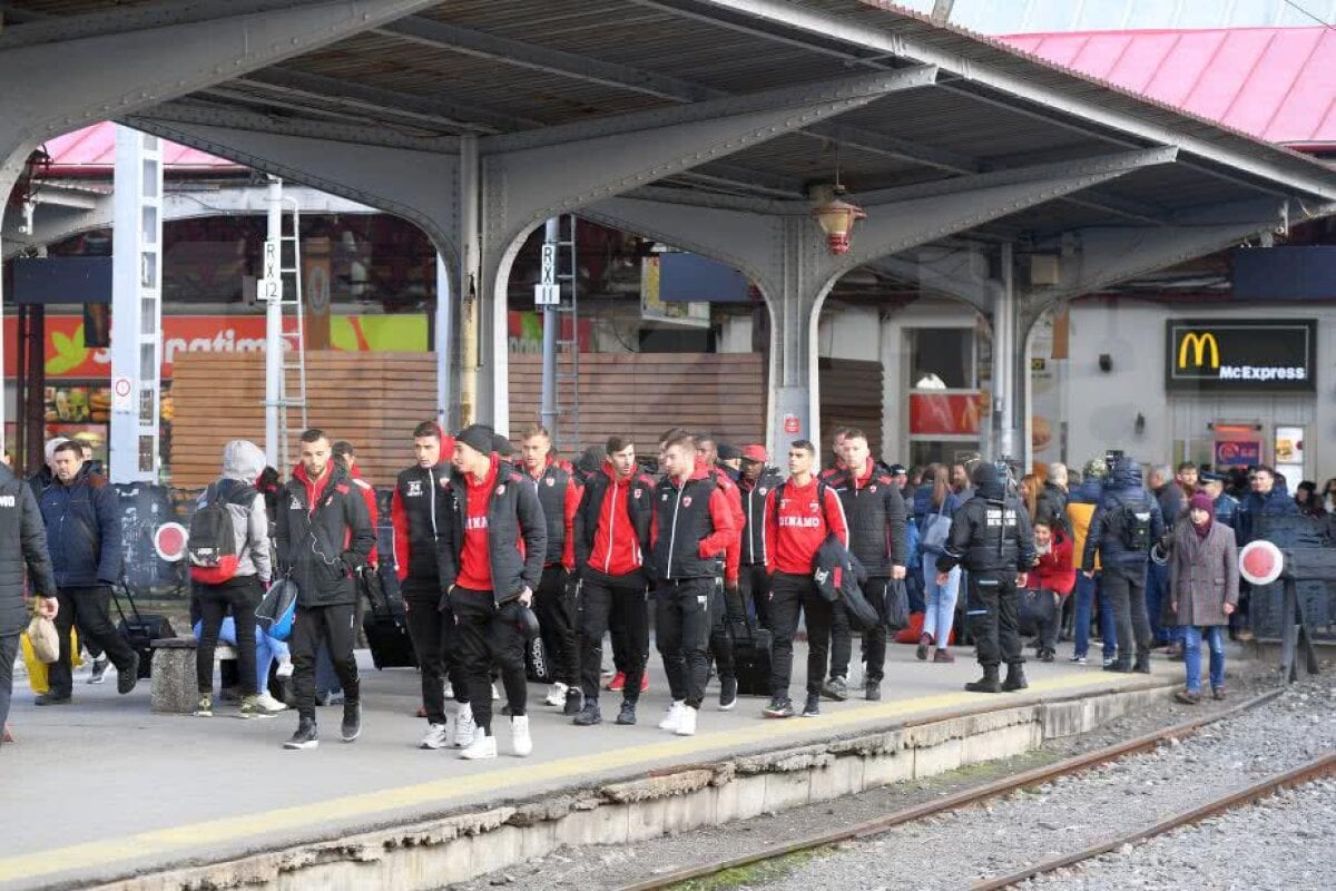 VIDEO+FOTO Dinamoviștii au plecat cu trenul spre Brașov » Imagini de colecție din Gara de Nord