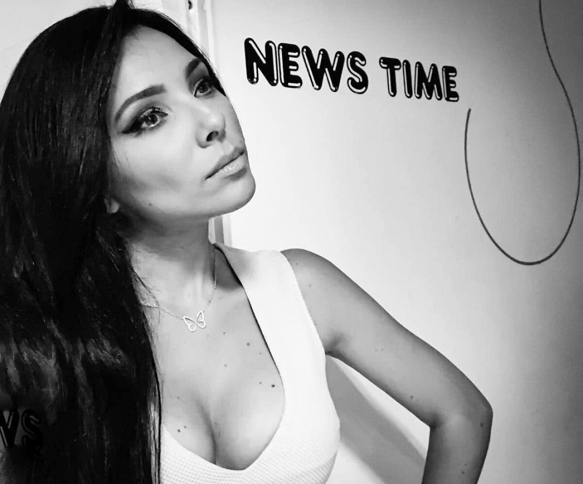 GALERIE FOTO Corina Caragea, curtată de un fotbalist: „La 20 și ceva de ani mi-a promis că se lasă de fotbal pentru mine” :)