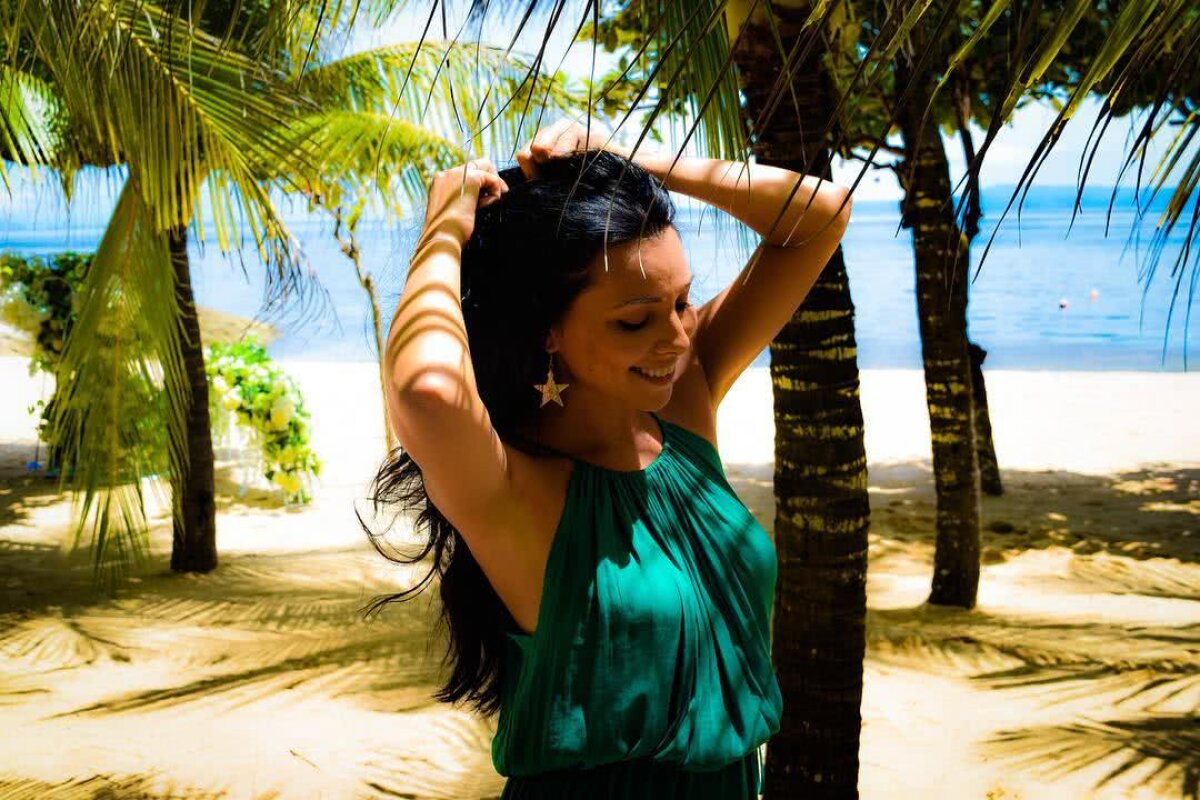 GALERIE FOTO Corina Caragea, curtată de un fotbalist: „La 20 și ceva de ani mi-a promis că se lasă de fotbal pentru mine” :)