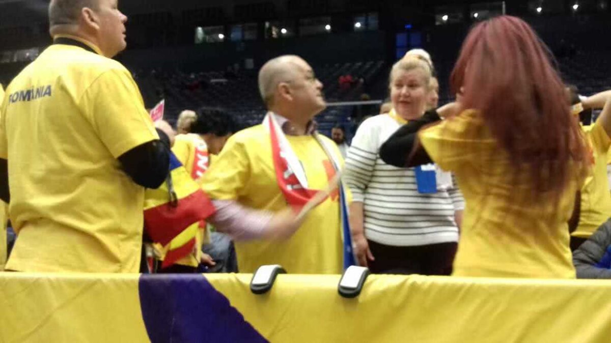 CEHIA - ROMÂNIA, FED CUP // Imagini geniale! Primarul Clujului, lider de galerie la meciurile României din Cehia  :D