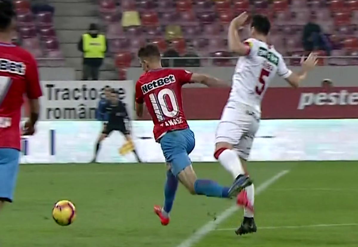 FOTO Campionul simulărilor s-a retras! Ce a făcut Florin Tănase la meciul cu Hermannstadt