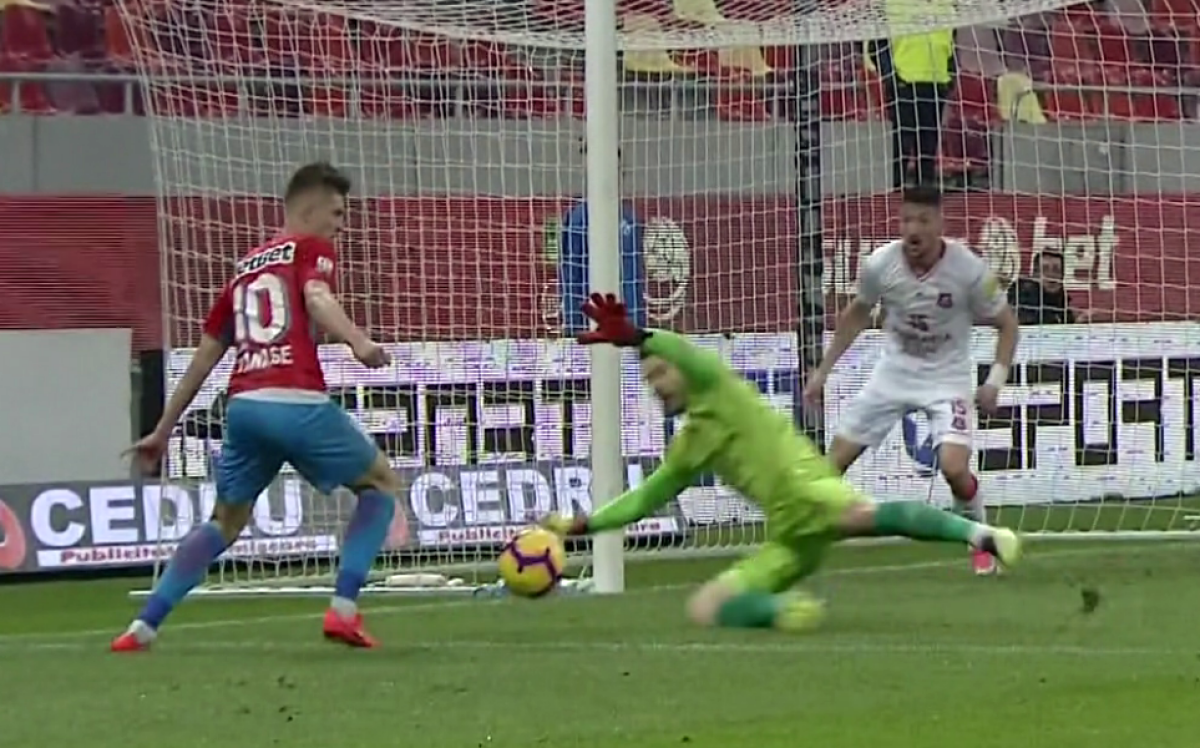 FOTO Campionul simulărilor s-a retras! Ce a făcut Florin Tănase la meciul cu Hermannstadt