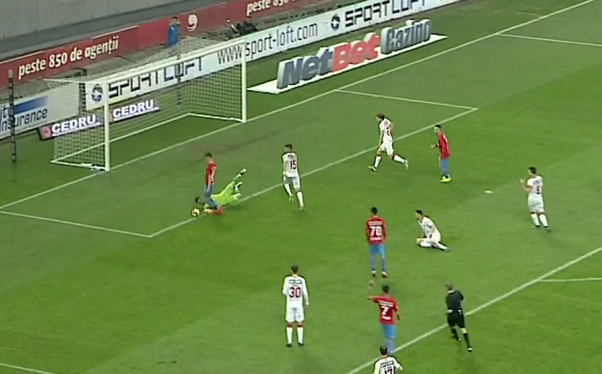 FOTO Campionul simulărilor s-a retras! Ce a făcut Florin Tănase la meciul cu Hermannstadt