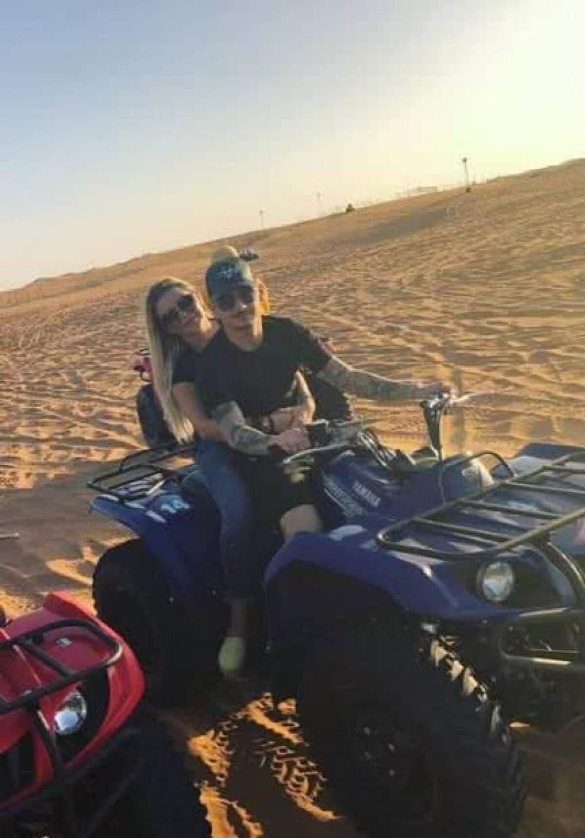 FOTO Alexandru Mitriță și-a cerut iubita în căsătorie » „Barbie” a spus DA