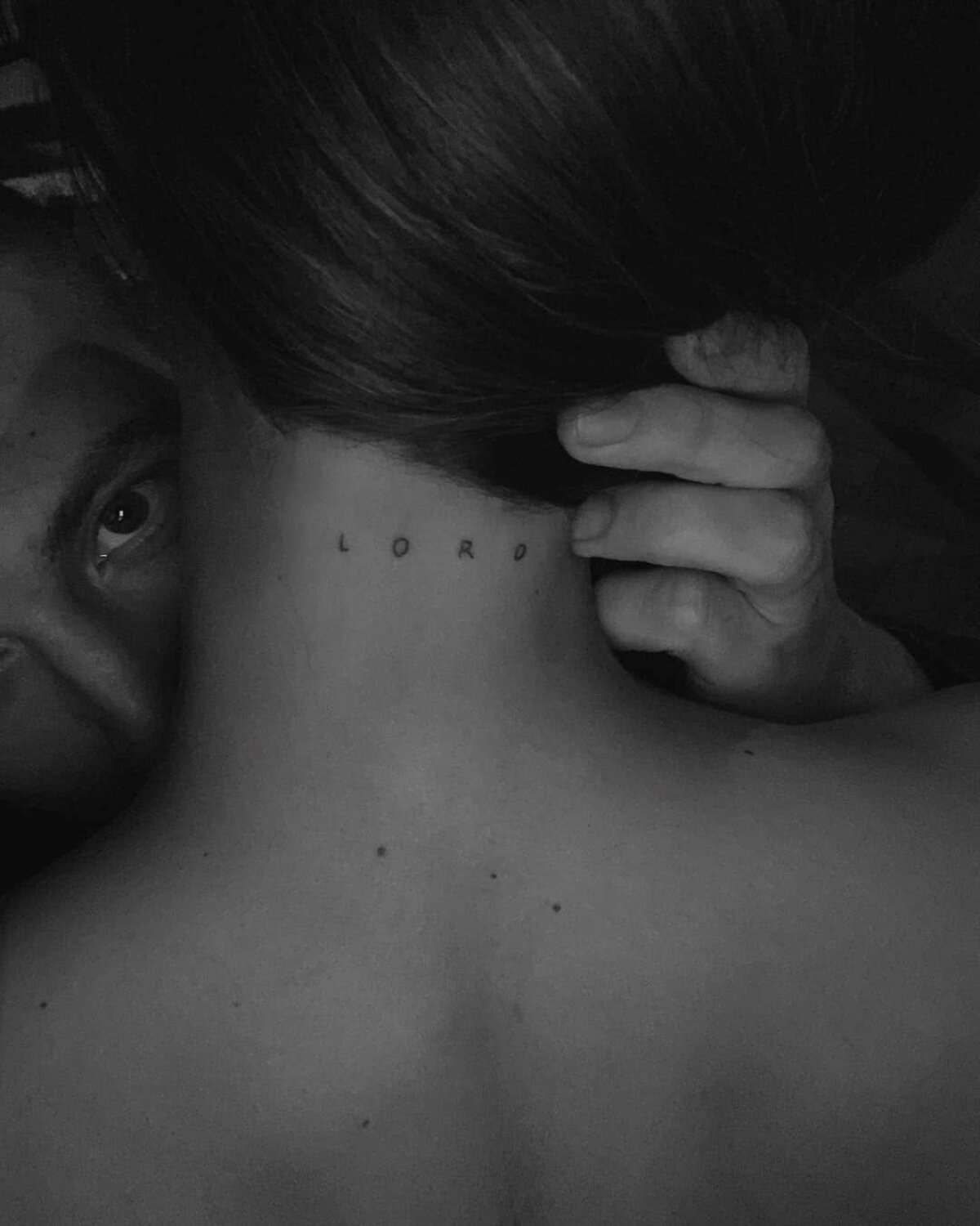 FOTO Iubire fără limite pentru „Lord”  » Iubita lui Bendtner și-a tatuat porecla lui pe gât