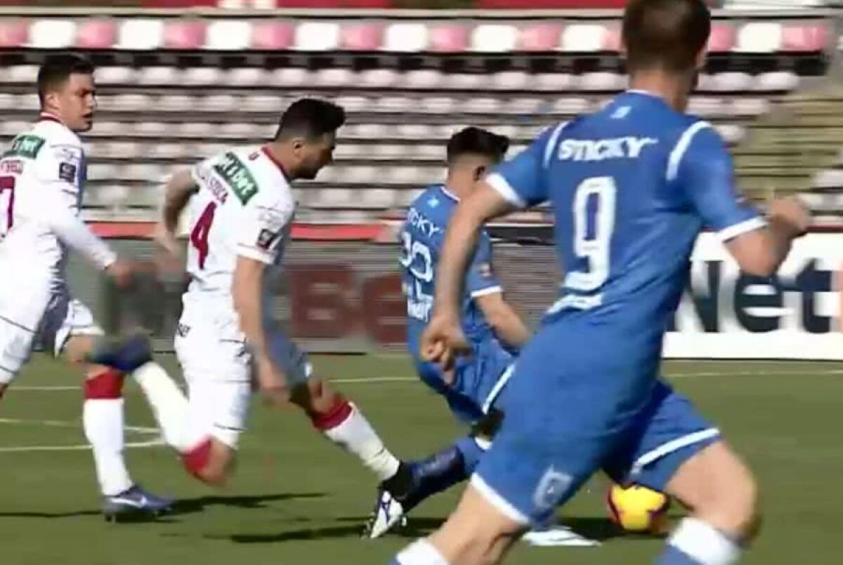 HERMANNSTADT - CSU CRAIOVA // VIDEO + FOTO Greșeală de arbitraj la Hermannstadt - Craiova » Iertat de „roșu” după o intrare VIOLENTĂ cu talpa!