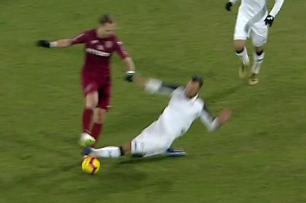 VIDEO + FOTO Două faze controversate în prima repriză la CFR - Astra! Duckadam e convins că Bîrsan a greșit pro CFR 