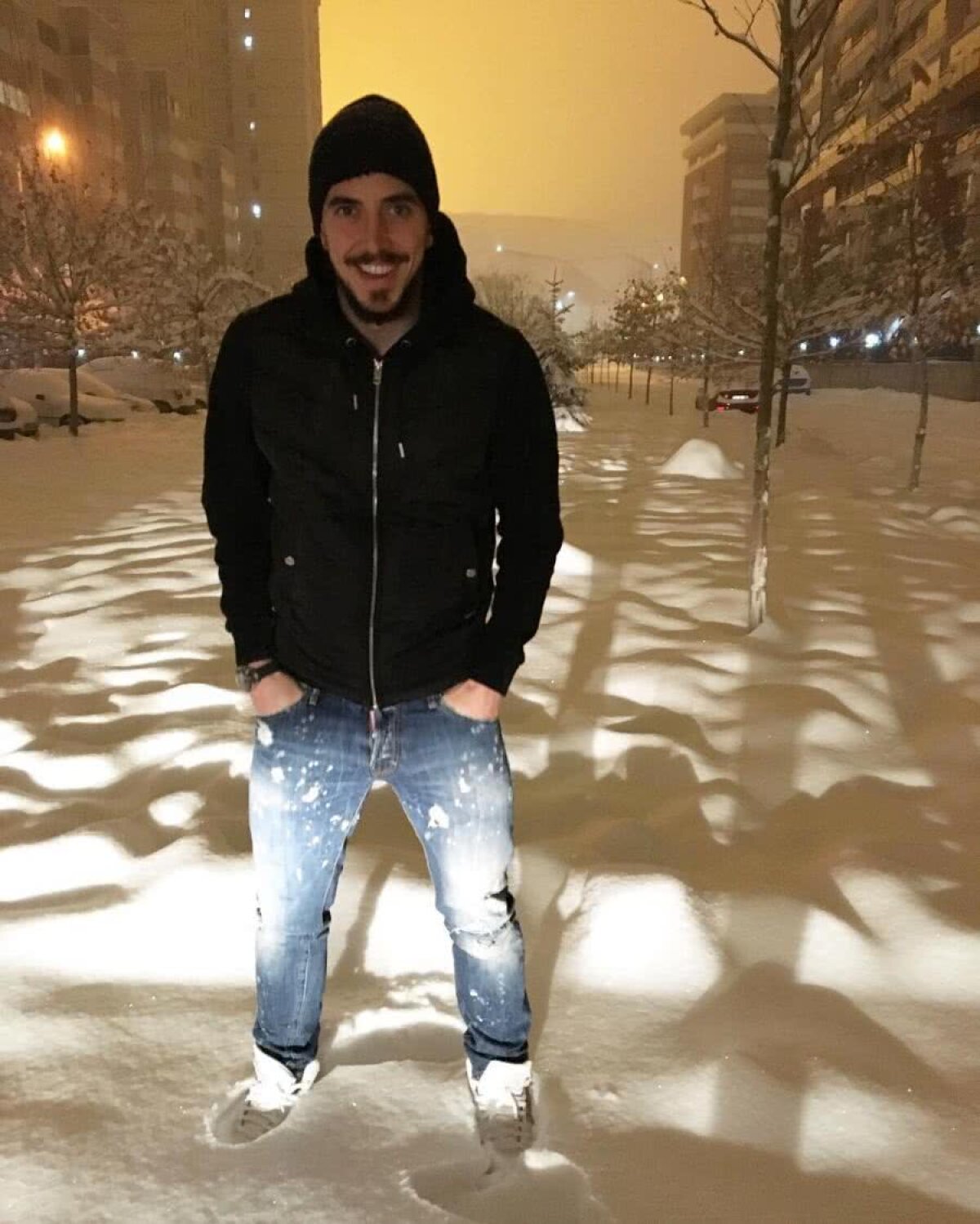 GALERIE FOTO Imagini spectaculoase cu noul atacant de la FCSB » Costume inedite, vacanțe exotice și timp liber petrecut cu familia