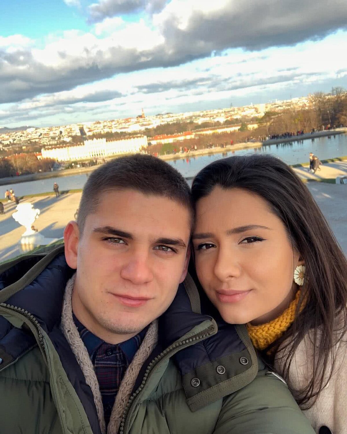 FOTO Studenta la medicină care i-a furat inima lui Răzvan Marin » Imagini spectaculoase cu și fără halat :) 