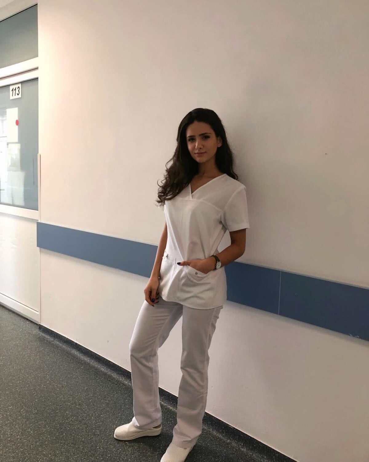 FOTO Studenta la medicină care i-a furat inima lui Răzvan Marin » Imagini spectaculoase cu și fără halat :) 