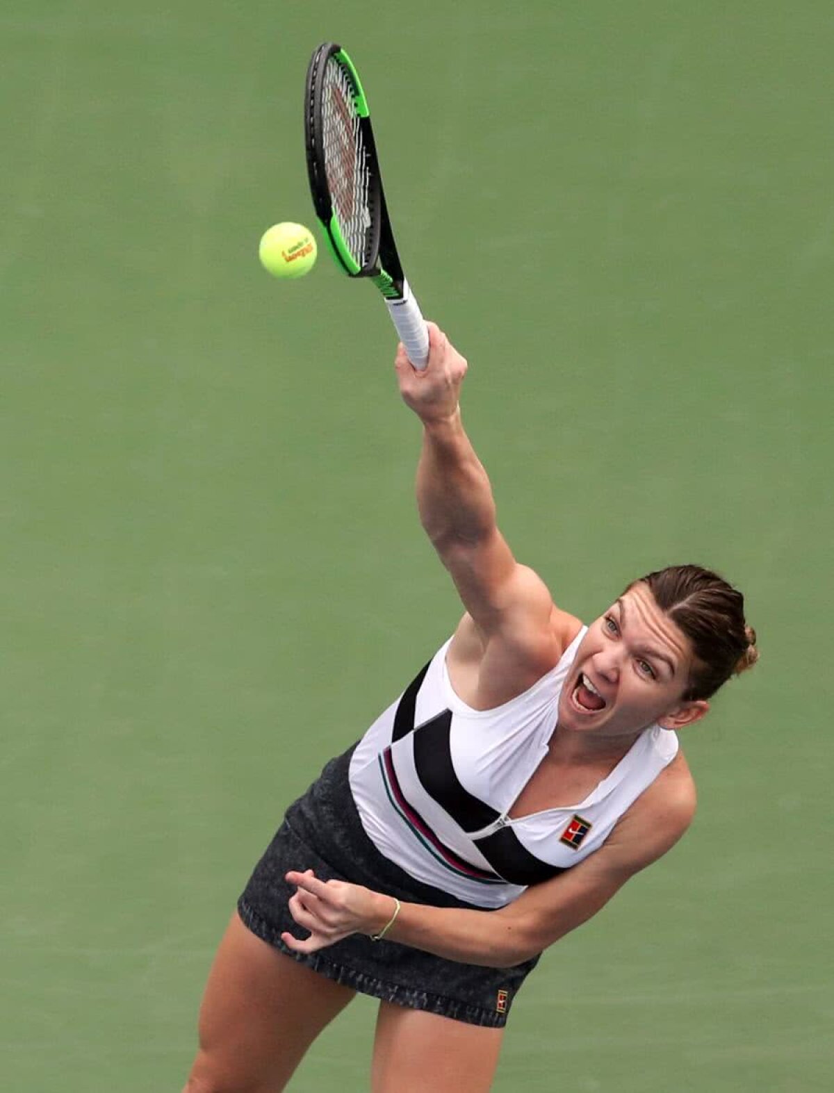 SIMONA HALEP - EUGENIE BOUCHARD // VIDEO + FOTO Emoții doar în setul I: Simona o învinge clar pe Bouchard și avansează la Dubai » Cu cine va juca în turul III