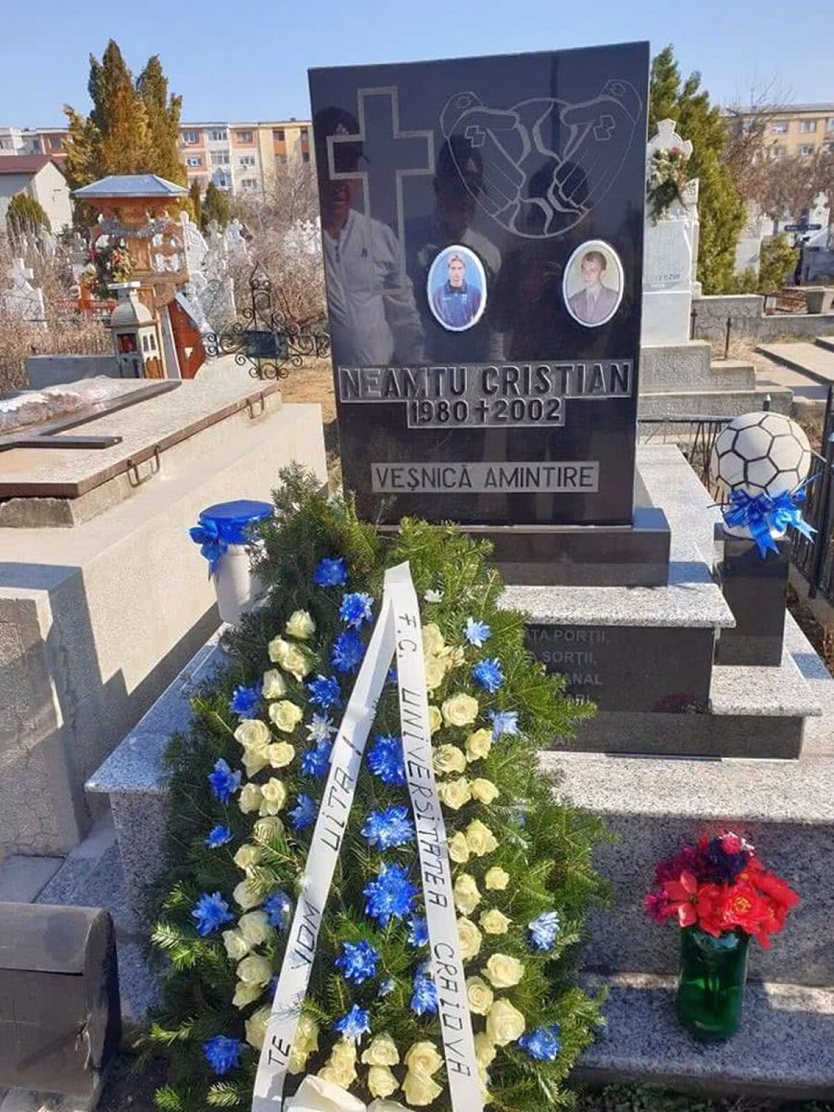 FOTO 17 ani de la decesul lui Cristi Neamțu » Fostul portar, omagiat azi de ambele echipe din Bănie