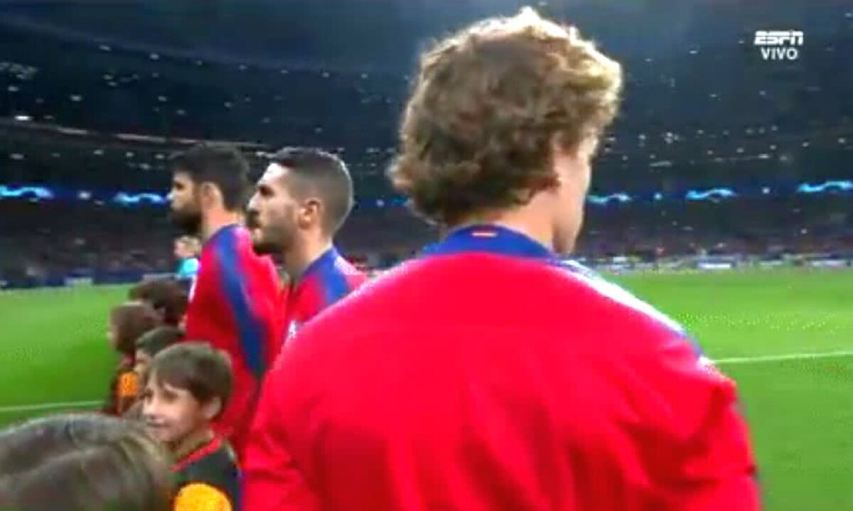 ATLETICO MADRID - JUVENTUS // VIDEO Reacția incredibilă a lui Griezmann în timpul imnului UEFA Champions League » Întreg stadionul a fluierat