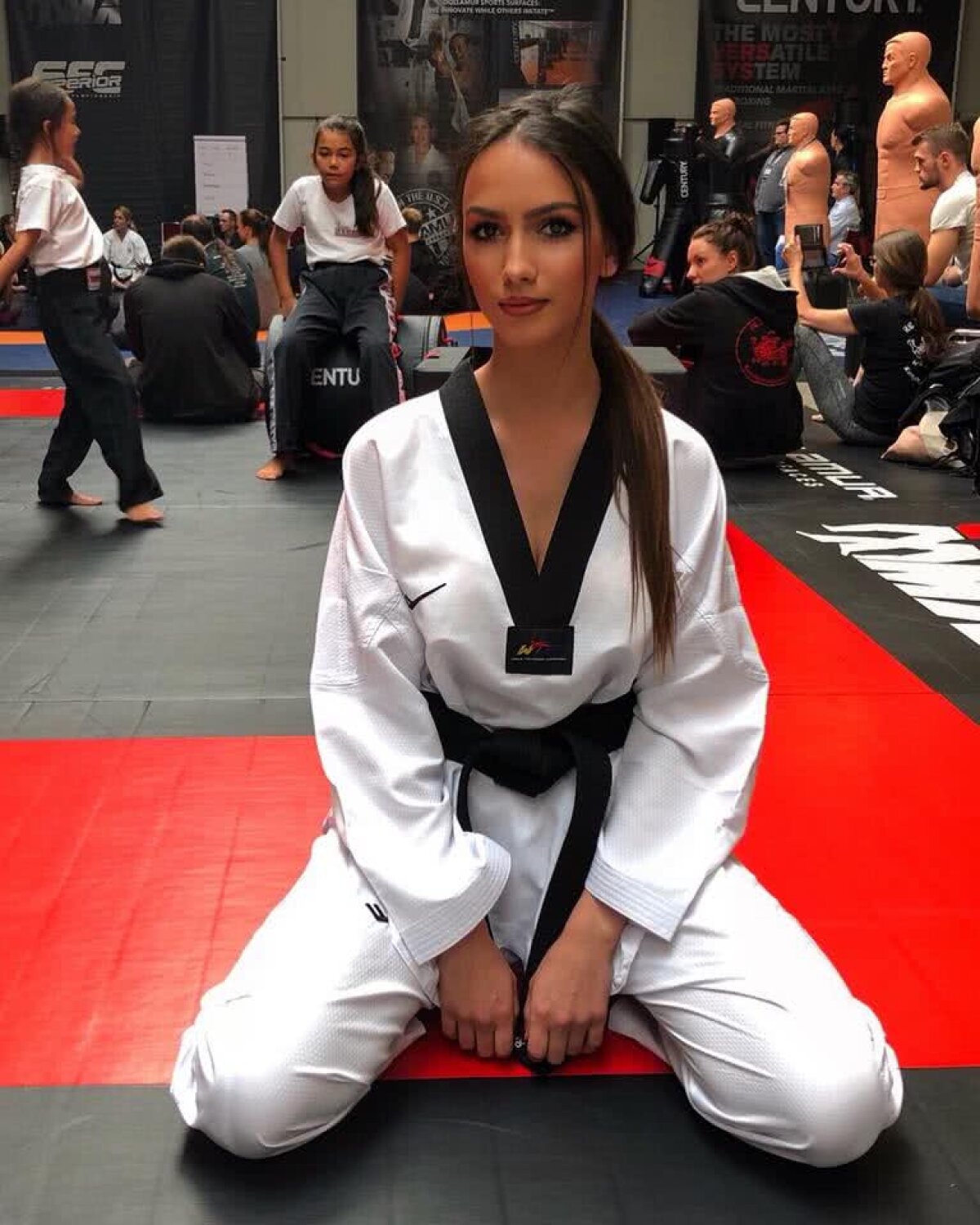 GALERIE FOTO Frumoasa Sara e un fenomen! E cea mai frumoasă luptătoare de taekwondo și „regina” rețelelor sociale