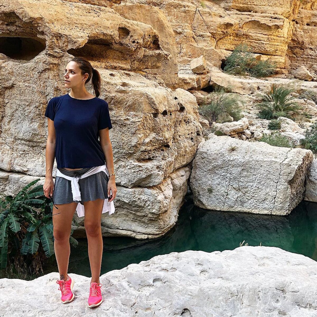 FOTO Gafă la Sky » Cine e sexy-jurnalista care a devenit persona non grata pe Allianz Arena