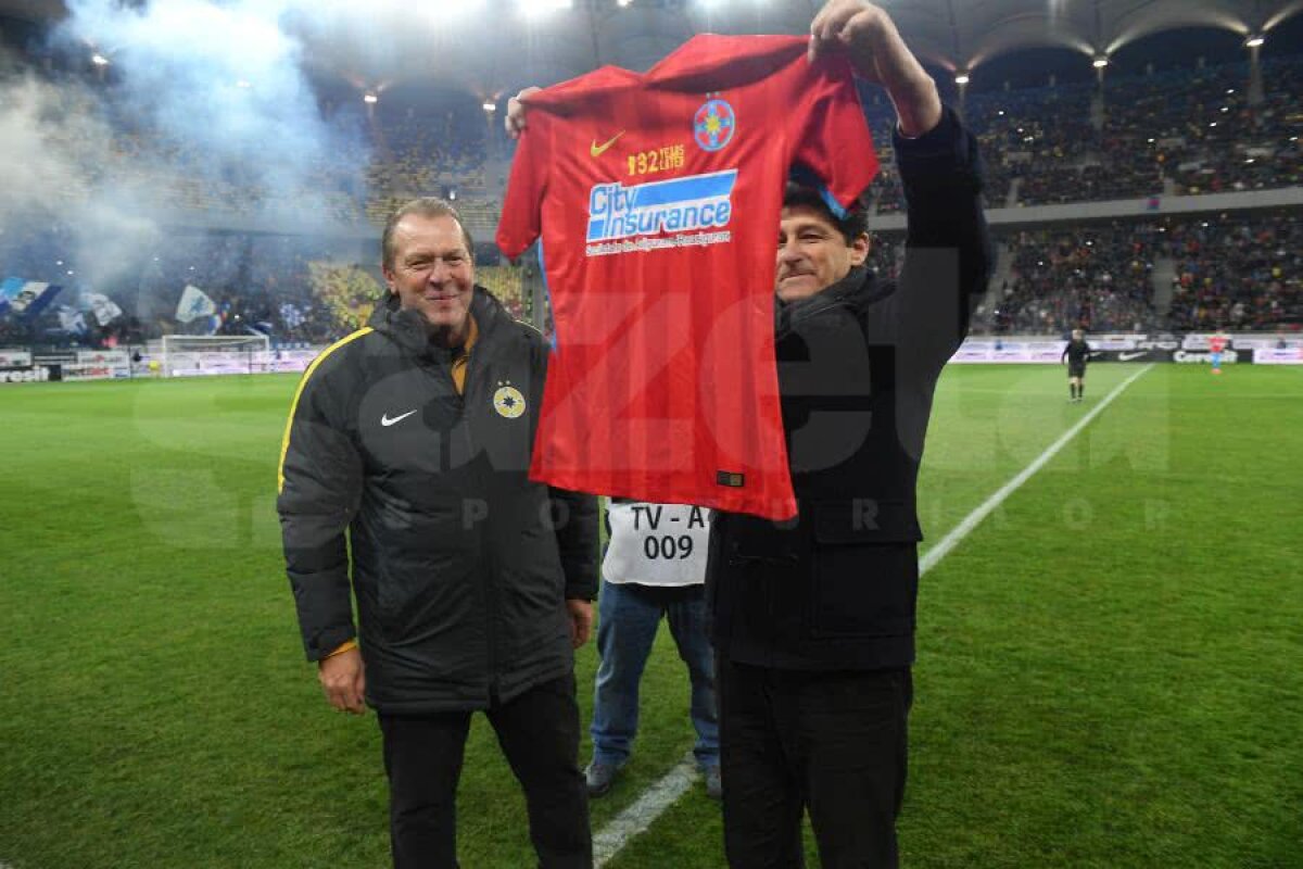 FCSB - CS U CRAIOVA // VIDEO + FOTO Atmosferă de zile mari pe Arena Națională! Oltenii, spectacol pirotehnic