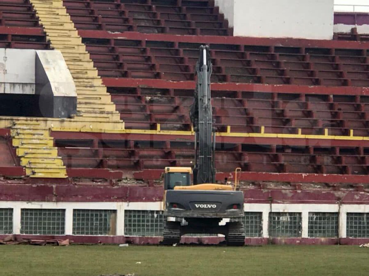 ATENȚIE, CADE GIULEȘTIUL! Buldozerele au intrat azi în arena Rapidului! Imagini în premieră 