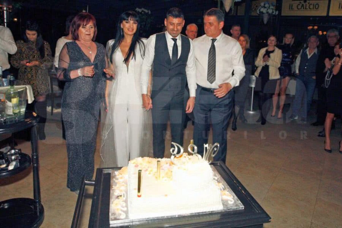 EXCLUSIV / FOTO Lăcătuș, nașul lui Dănciulescu! Imagini tari de la petrecerea în care oficialul lui Dinamo și soția și-au reînnoit jurămintele » Multe nume grele prezente