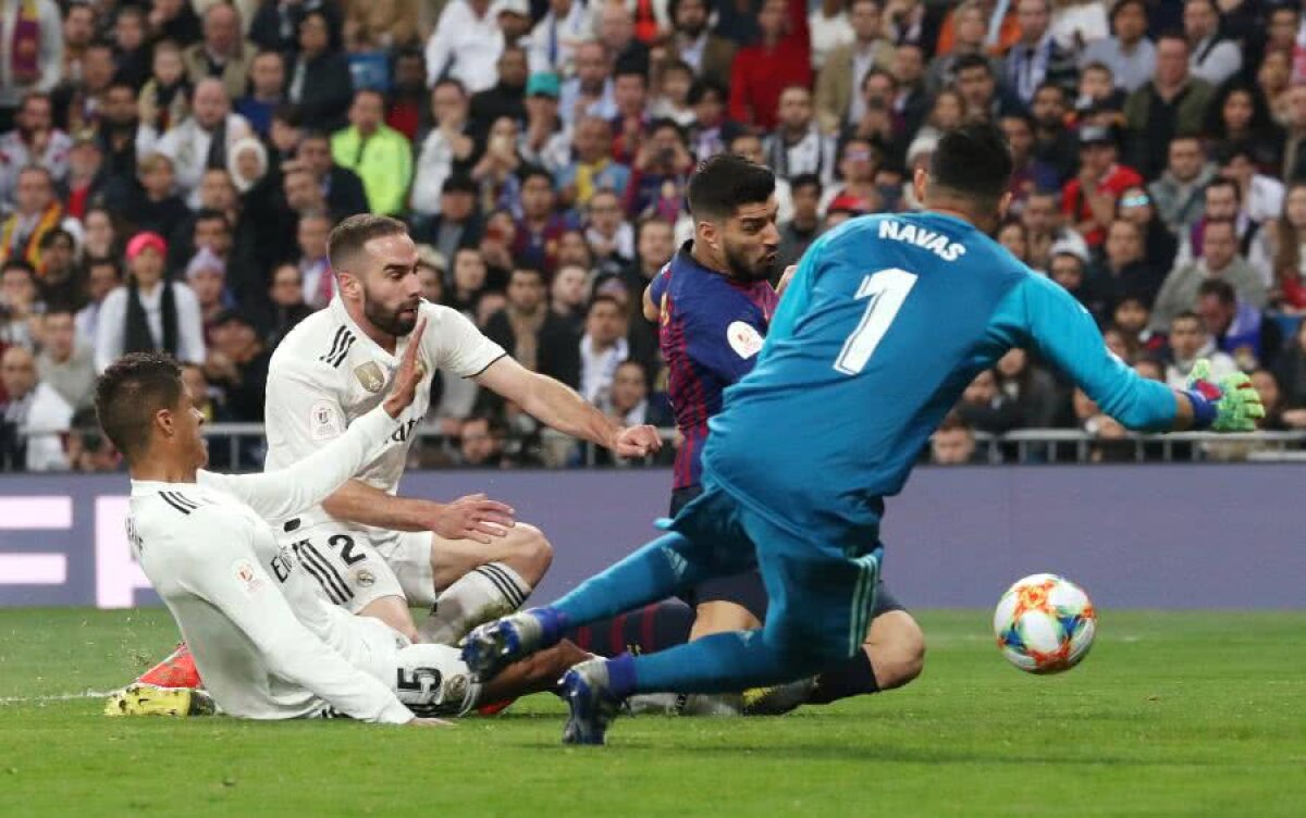 REAL MADRID - BARCELONA 0-3 // FOTO Genunchi franjuri! Imagine groaznică: autogol și autoaccidentare pentru Varane