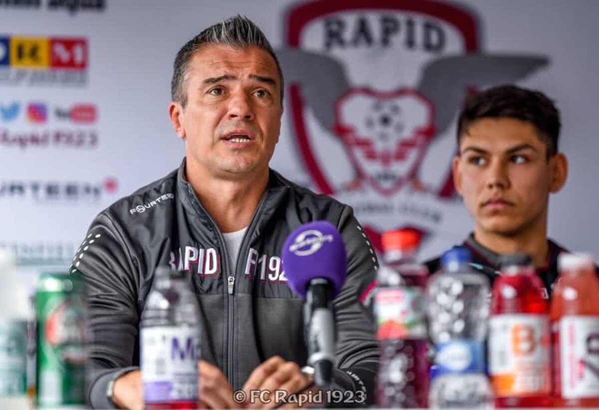 FOTO Prezentare unică a noilor achiziții ale Rapidului » Tricouri cu schepsis la stadionul din Regie