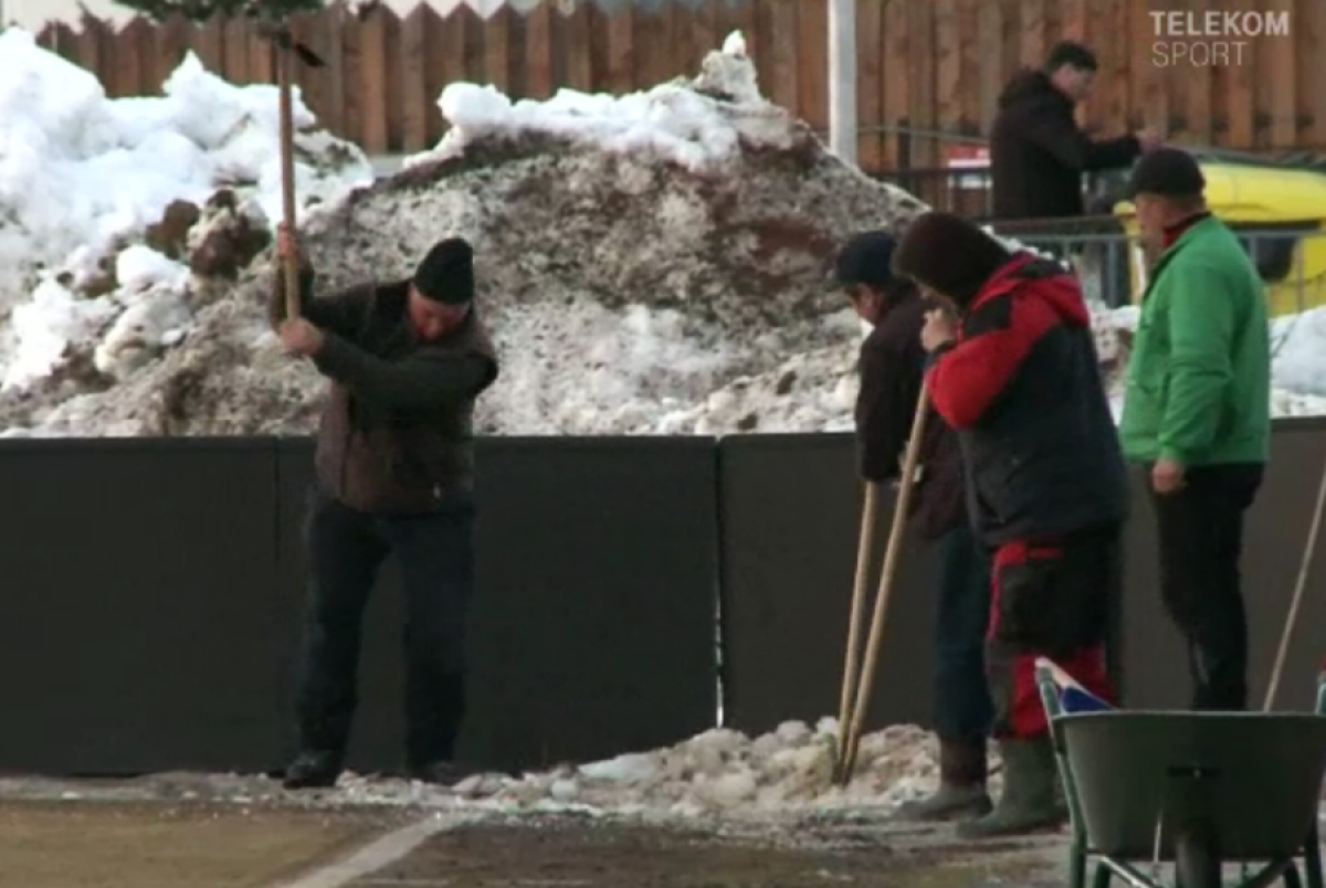 CSIKSZEREDA - CS U CRAIOVA // FOTO+VIDEO Déjà-vu pentru olteni? Cum arată gazonul de la Miercurea Ciuc înaintea ultimului meci din sferturile Cupei