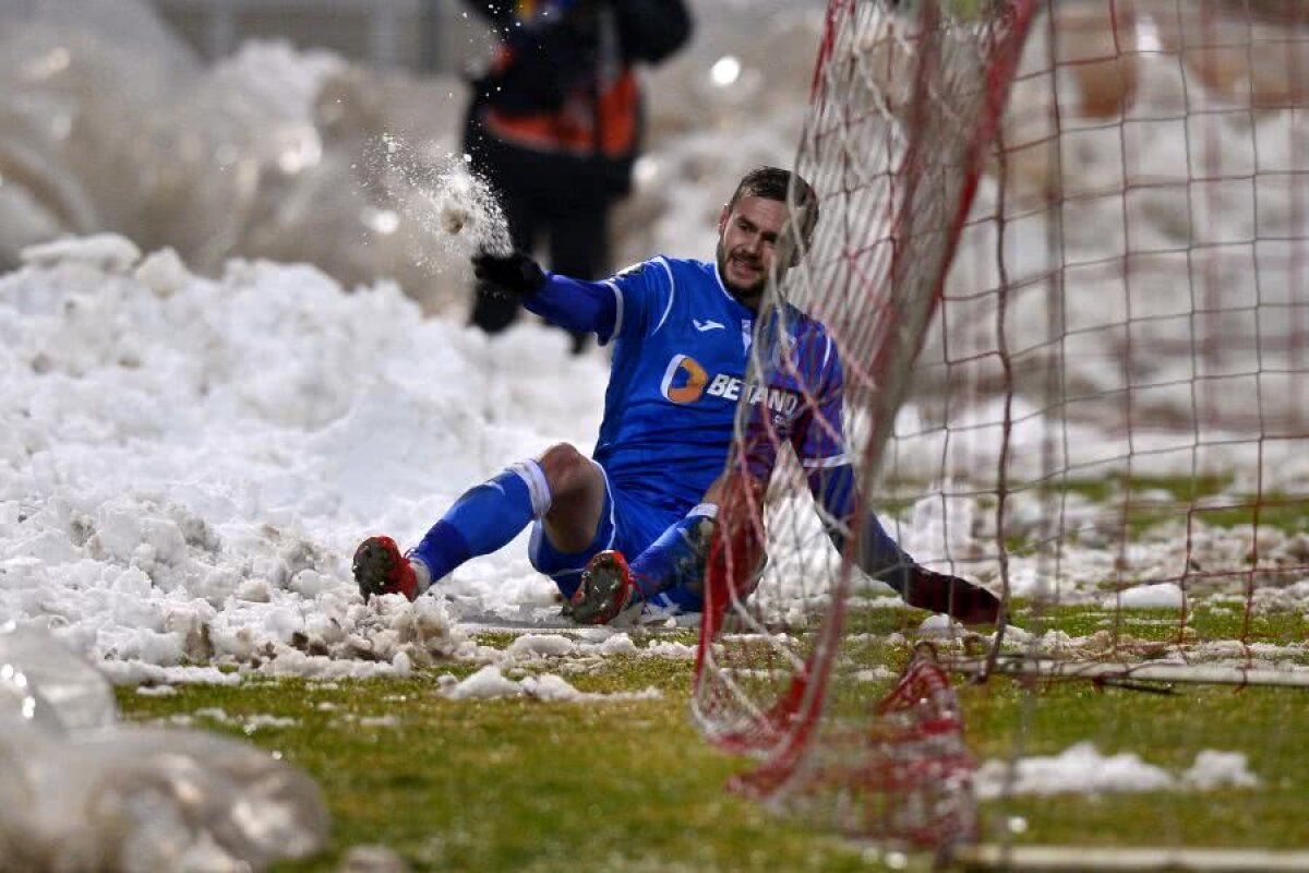 CSIKSZEREDA - CS U CRAIOVA // FOTO+VIDEO Déjà-vu pentru olteni? Cum arată gazonul de la Miercurea Ciuc înaintea ultimului meci din sferturile Cupei