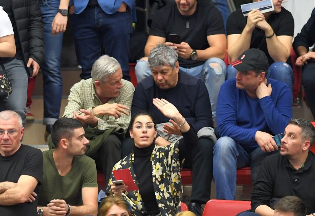 DINAMO - SPORTING // VIDEO+FOTO Mircea Lucescu și Mircea Rednic, în peluză la meciul de handbal cu Sporting » Atmosferă senzațională în Sala Dinamo!