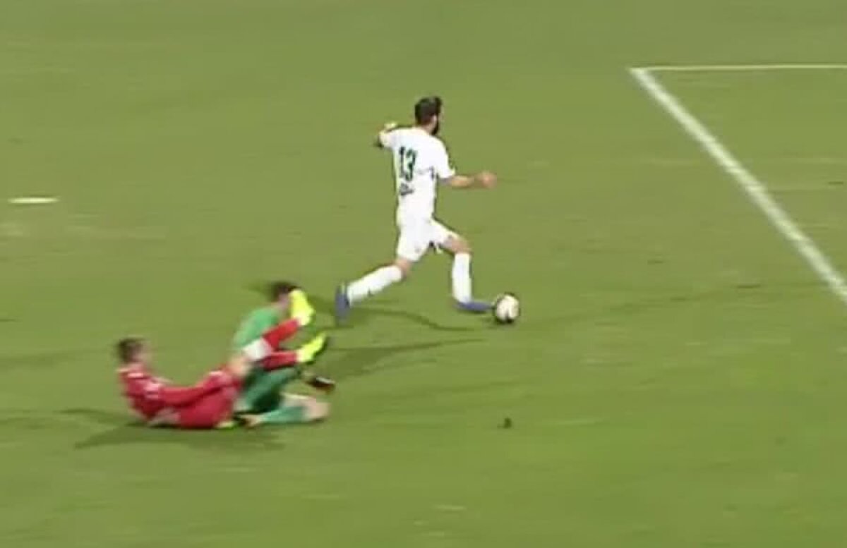 DINAMO - CHIAJNA // VIDEO + FOTO Gafă în lanț la golul grecului Papazoglou » Conaționalul Koutroumpis a alergat în zadar pe lângă mingea care se scurgea în poartă
