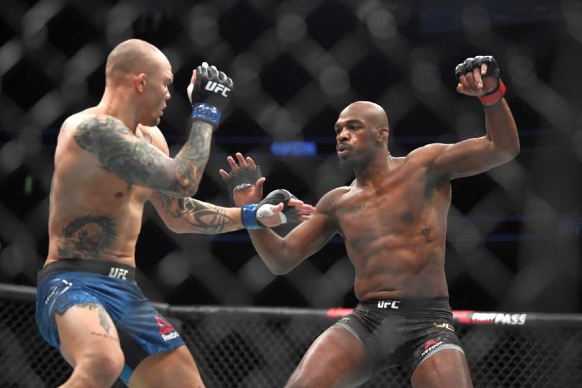 VIDEO + FOTO Jon Jones, campion suprem în UFC după lupta cu Anthony Smith: „N-am mai întâlnit așa ceva! Vorbea cu mine în timp ce îl loveam”