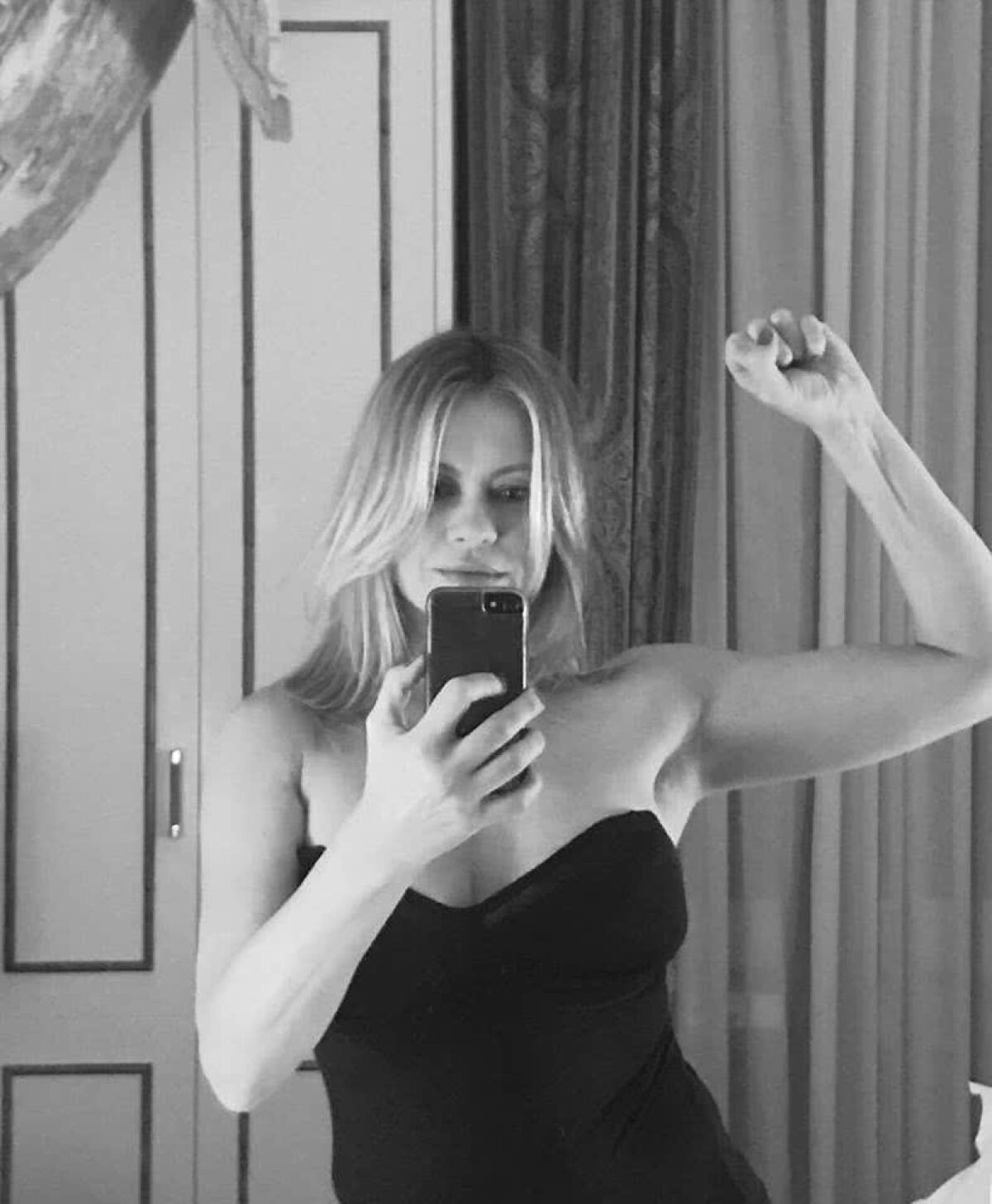 GALERIE FOTO S-a pozat fără sutien după victoria lui Lazio cu AS Roma: „Acum pot să mă bag în pat fără tricou”