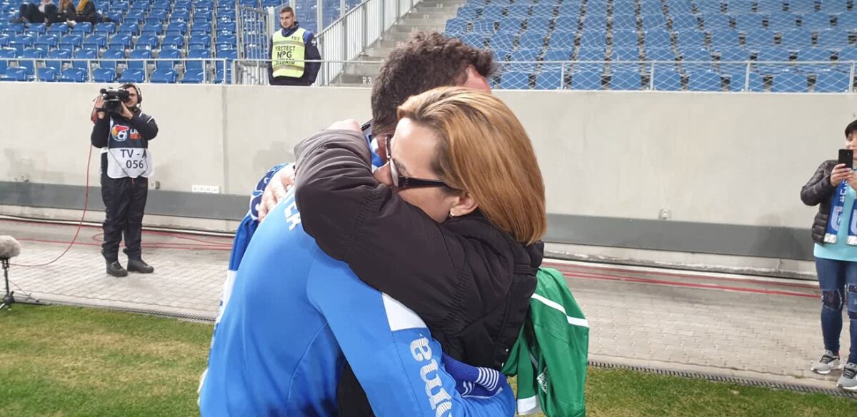 CS U CRAIOVA - ASTRA // FOTO Moment special pe „Oblemenco”! Mirko Pigliacelli i-a făcut o surpriză fanei care a trăit din plin golul său de pe Arena Națională