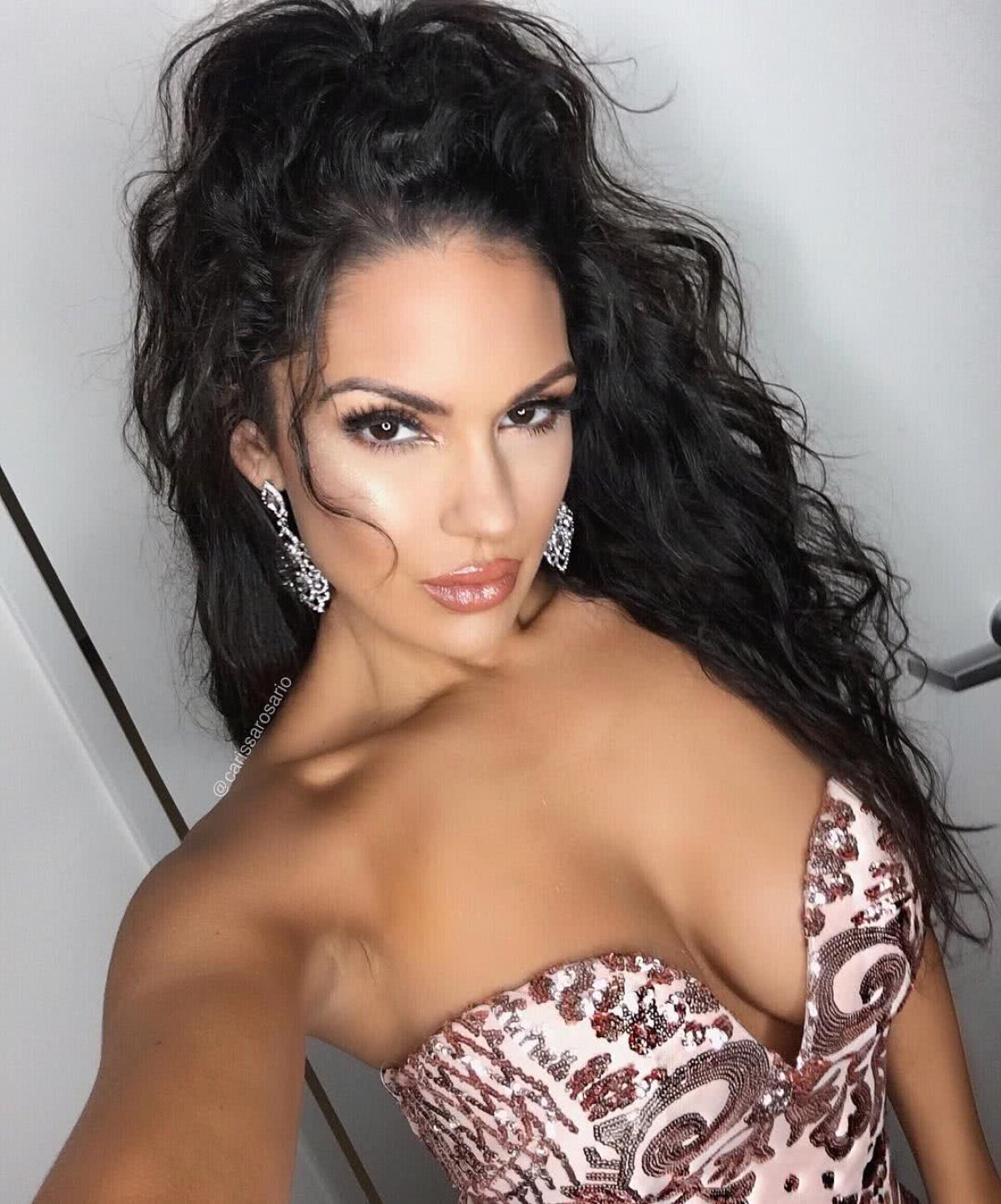 FOTO E în topul WAG în NFL » Carissa e una dintre cele mai atrăgătoare iubite din sportul american