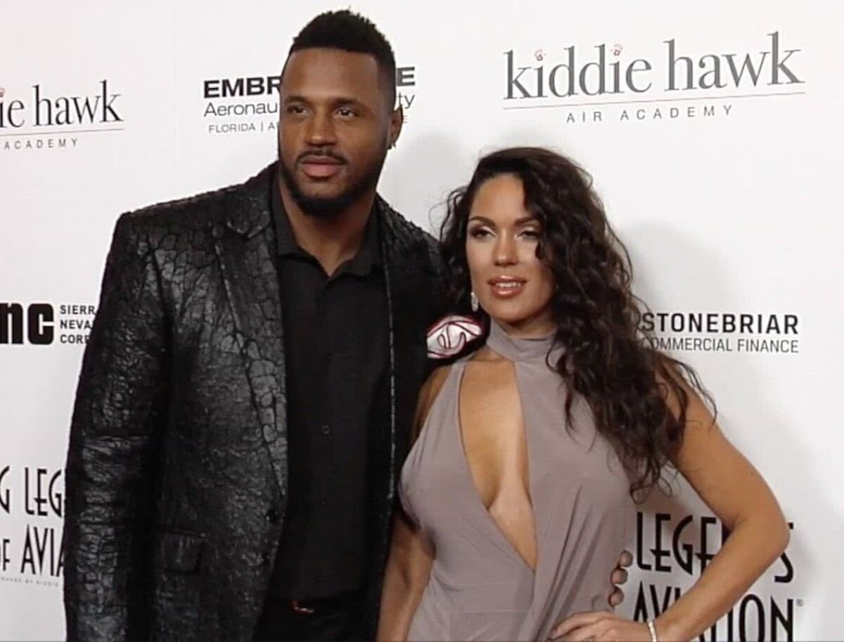 FOTO E în topul WAG în NFL » Carissa e una dintre cele mai atrăgătoare iubite din sportul american