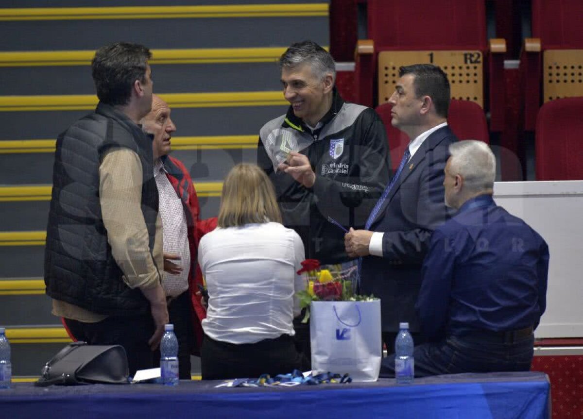 CSM BUCUREȘTI - THURINGER 23-23 // FOTO EXCLUSIV Dragan Djukici, băgat în ședință! Ultimatum: dacă nu bate Vâlcea, nu prinde meciurile din „sferturile” Ligii