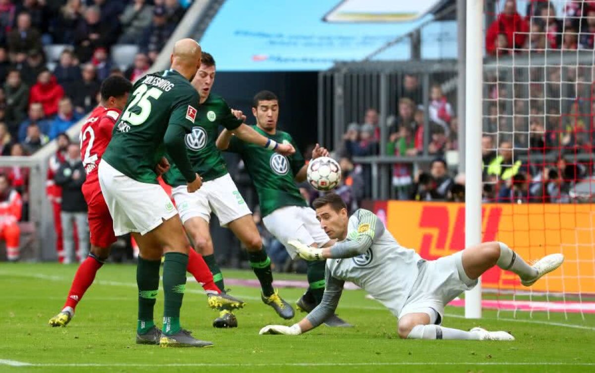 BUNDESLIGA // FOTO Bayern Munchen a demolat-o pe Wolfsburg și a revenit pe primul loc » Dortmund, emoții cu Stuttgart 