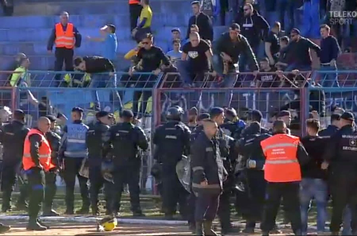 CHINDIA - PETROLUL // VIDEO + FOTO Steagul de gard, motiv de conflict la derby-ul din Liga 2 » Care a fost deznodământul disputei dintre fani
