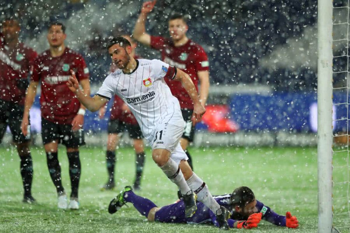 FOTO + VIDEO // HANNOVER - LEVERKUSEN // Imagini incredibile în Germania: meci întrerupt din cauza ninsorii abundente